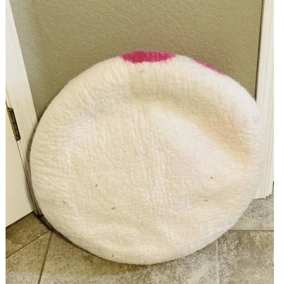 Handmade Felt Cat Bed Cave White Pink Flower 23" Base and 8" Opening Pet House - Picture 6 of 6